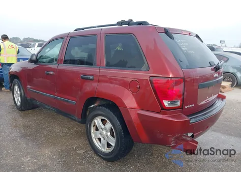 2007 Jeep Grand Cherokee Laredo z USA, uszkodzony, nr VIN 1J8HS48P77C526861
